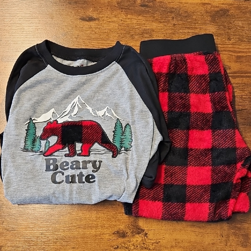 Boys Small Pajamas With Pants And Long Sleeves